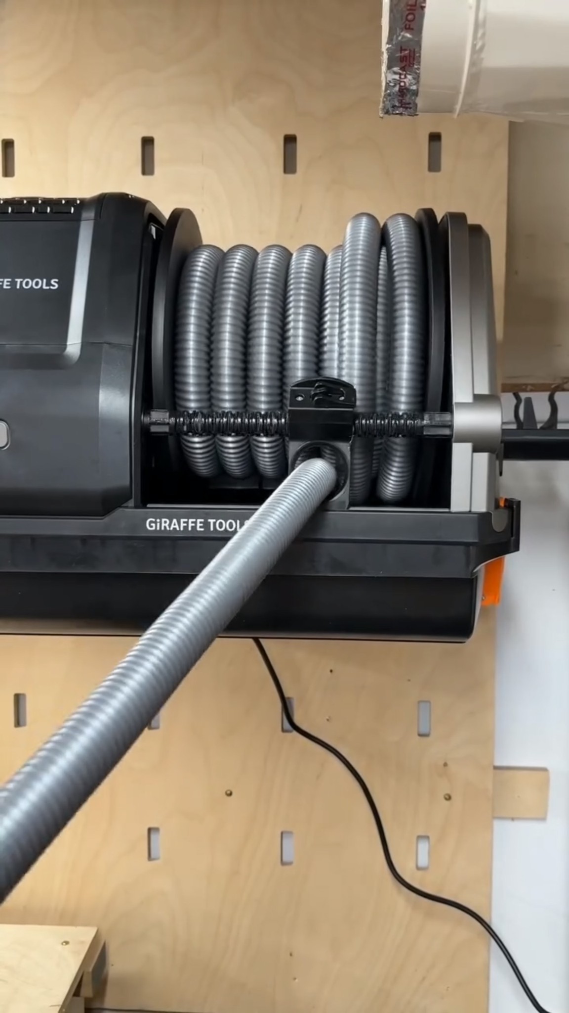 Wood shavings? Gone in seconds.
So smooth it's basically therapy 😮‍💨✨
Link in bio. 📸: @joe_thiele

#giraffetools #giraffetoolsau #Vacuum #oddlysatisfying #asmr #workshoplife #woodworking #cleantok #toolsoftiktok
#workshopcleaning