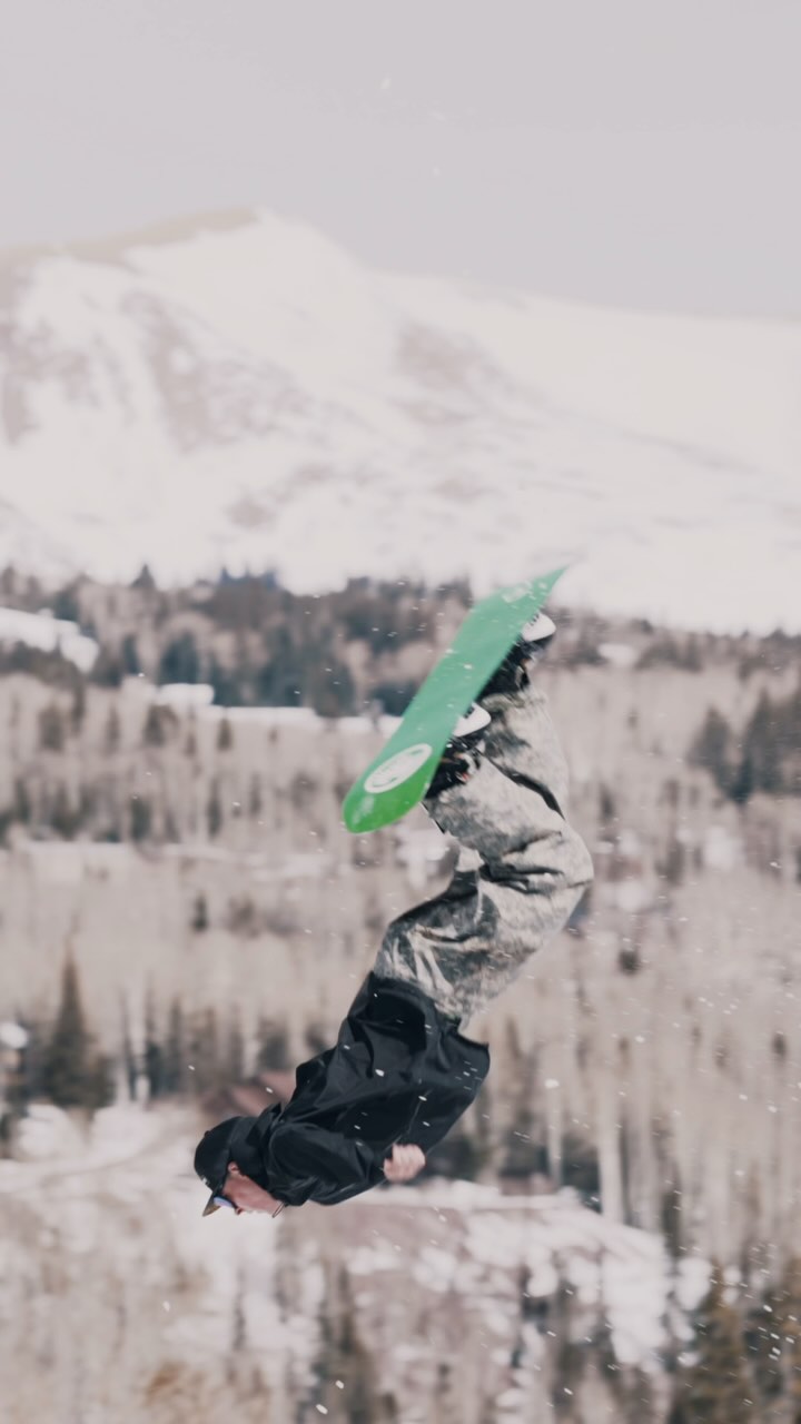 @redmondrelyte makes you feel like a superhero ⚡️ 
More from the REDMOND RE-LYTE RETREAT 🔜 
#snowboarding #colddip #realsalt