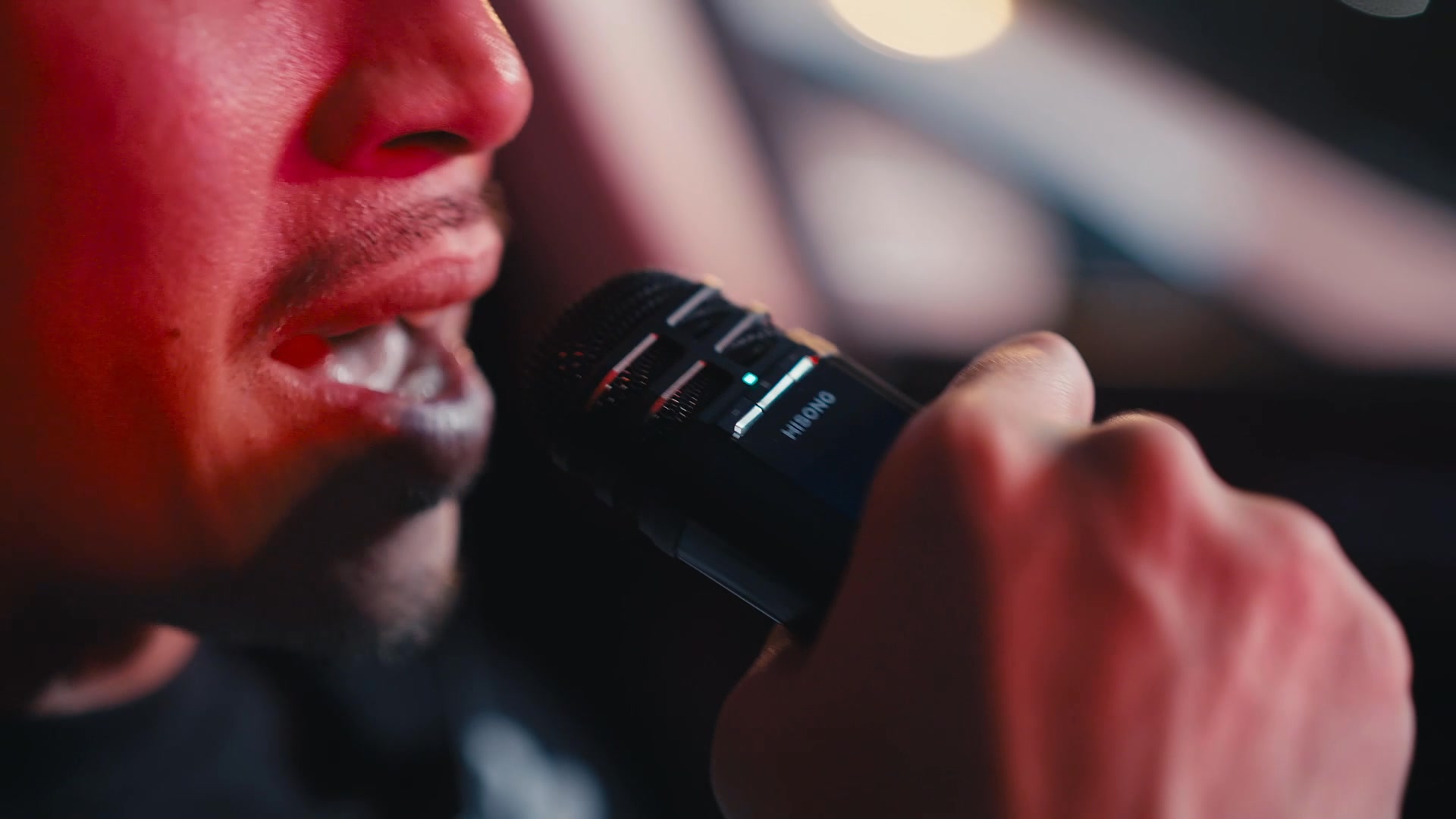 HISONG AirStudio S1: The pocket recording studio that integrates a wireless microphone, professional audio interface, and monitoring.