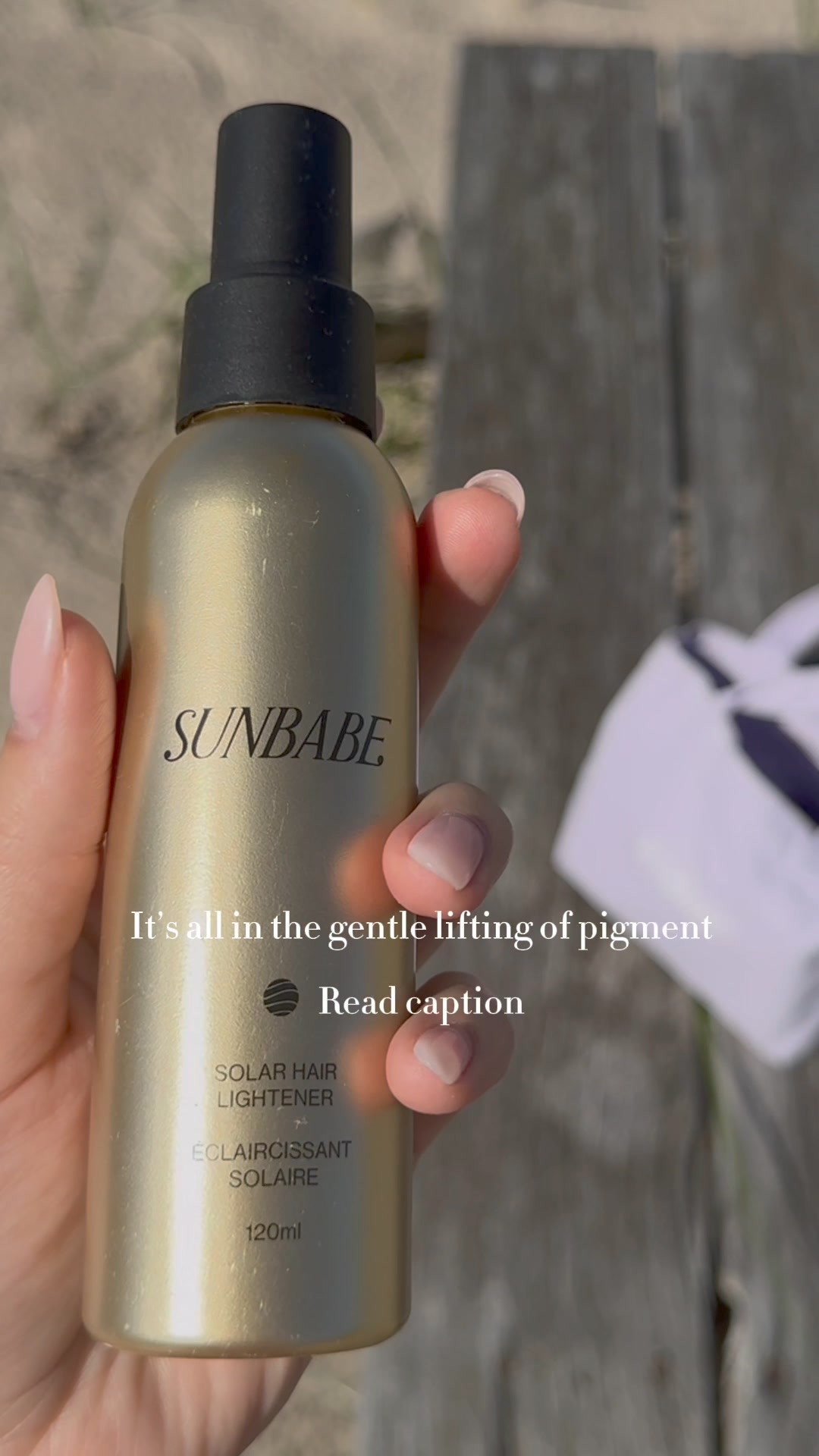 Lighten hair easily with Sunbabe ✨ Reveal soft, sunkissed highlights in 1-2 uses. Our hair lightener is free of harsh ingredients commonly used in other methods of hair lightening, like ammonia, alcohol, parabens and more. Blonde hair lightens and brightens, and dark hair reveals lighter, caramel tones. Shop now to order yours.