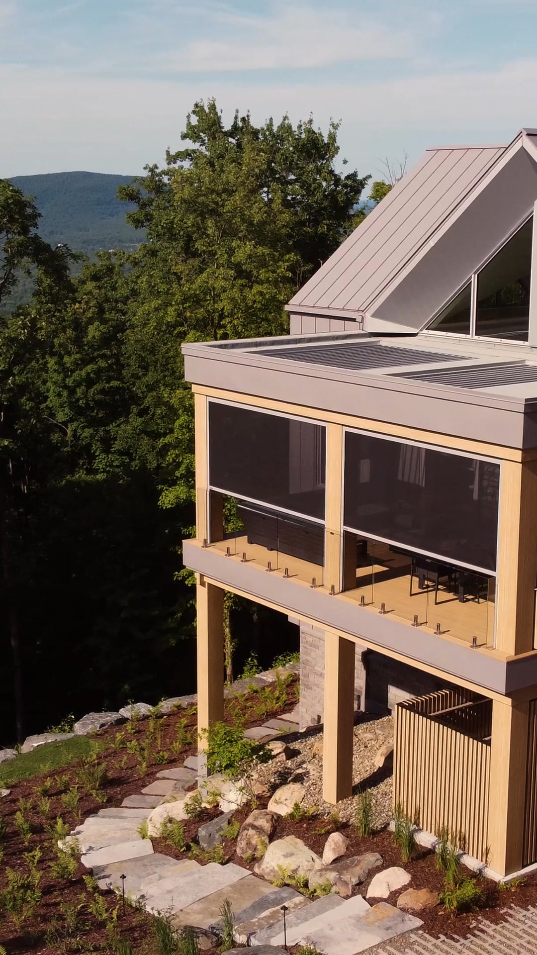 Waterproof performance when fully closed