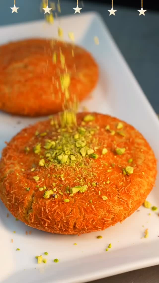 Our Ramadan favorite is back for the month!✨
🌙Our Kunafa Cookie is stuffed with rich, melty cheeses topped with pistachios, made to celebrate the season’s sweetest moments
📍Only available at: Orland Park, Willowbrook, Oak Lawn, & Lombard 

#ramadandesserts #cravecookies #knafe #knafehcookie #ramadanfood
