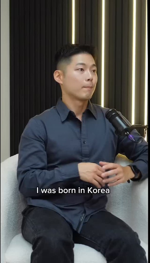 🎥 Sit Down with Our Co-Founder Leo 🎥
From Korea to the U.S., Leo shares how Seoul Beauty Club began — the vision, the challenges, and the journey of bringing K-beauty to the world 🌏✨
Get inspired by the story behind your favorite beauty box 💖

#SeoulBeautyClub #KBeautyStory #FounderTalk #KoreanSkincare