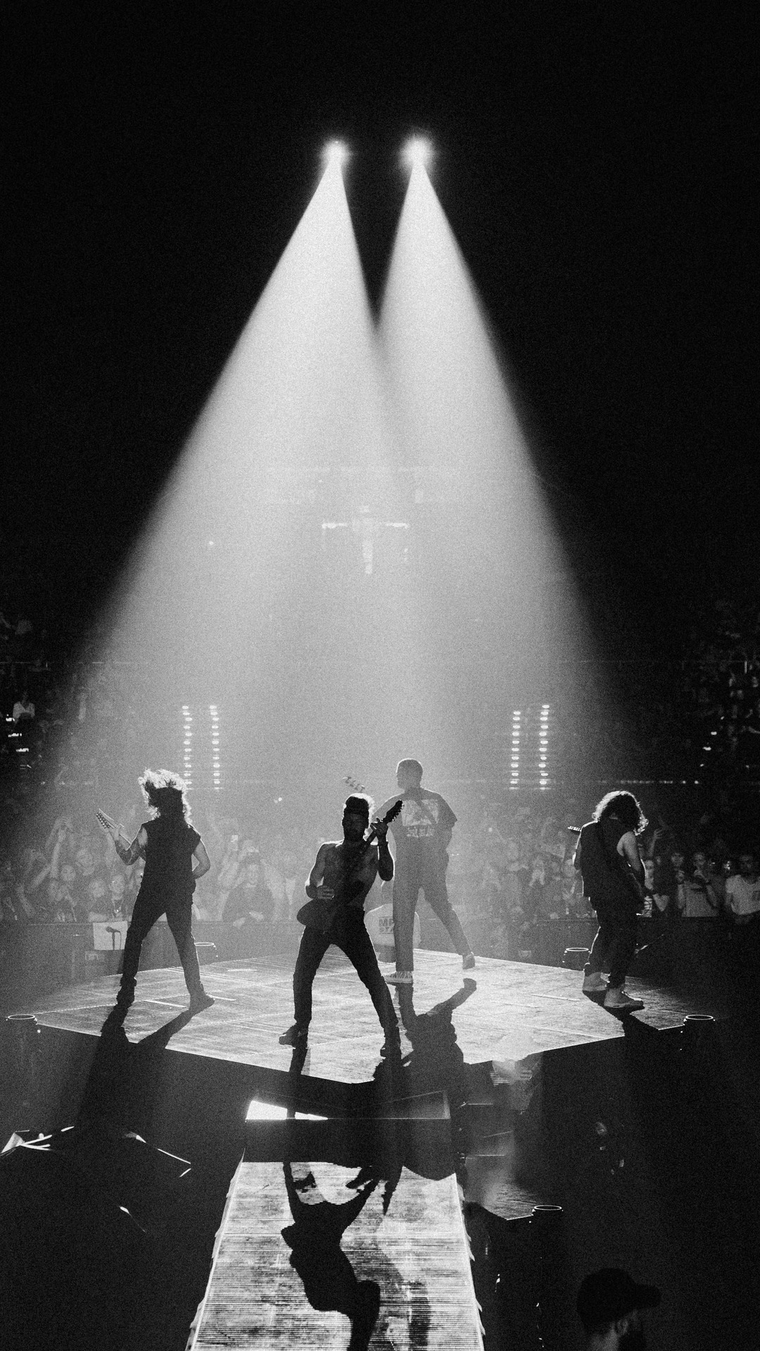 The Last Riff with the boys. This one goes to @shinedown 🤘🏽

🎥 @rayduker 
🎛️ @connordeffley