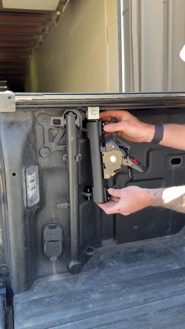 Checkout these GM Integral Straps! No Drilling, No Tangle, No Mess! It’s that simple! The perfect gift for any occasion! 

Visit our website  integraltruck.com to get your Integral Straps today! 😎🤘🏾

- No Drilling Required (Uses OEM mount points) 
- Bolt on installation = 5 Minute Setup! 
- Designed for your exact vehicle! 

Now In stock!
GMC - 1500/2500/3500 
Chevy - 1500/2500/3500 
RAM - 2500/3500
Ford - F150/Raptor
Ford - Super Duty
Toyota - Tundra

Any questions? Feel free to DM us or visit our website integraltruck.com. Subscribe to our newsletter for more updates! 

#IntegralTruck #Ford #Chevy #gmc #ram