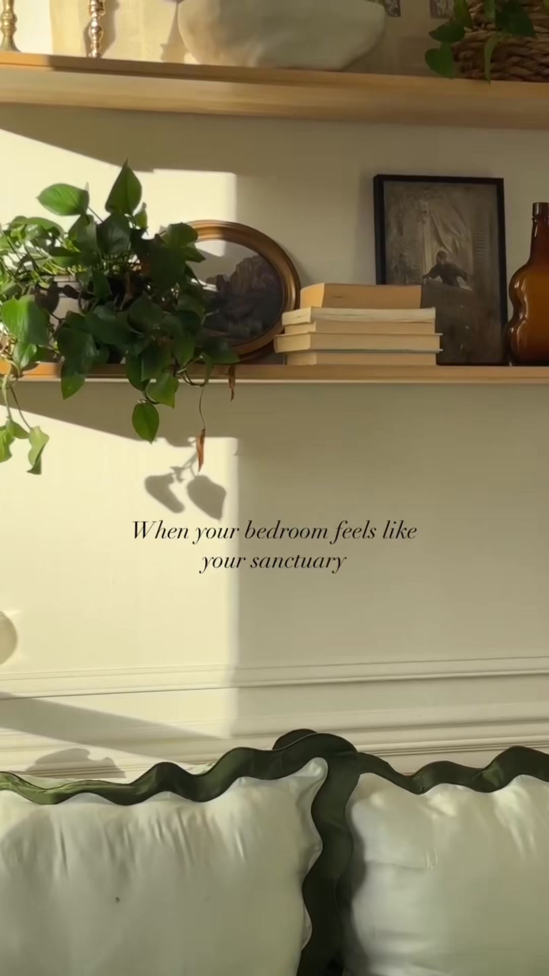 I finally tried these viral eucalyptus sheets from Eucalypso — and the results absolutely blew my mind.
- Cooling & temperature regulating
- Incredibly soft & silky smooth
- Hypoallergenic & gentle on skin
- Lightweight yet cozy
- Made from 100% certified TENCEL™ Lyocell