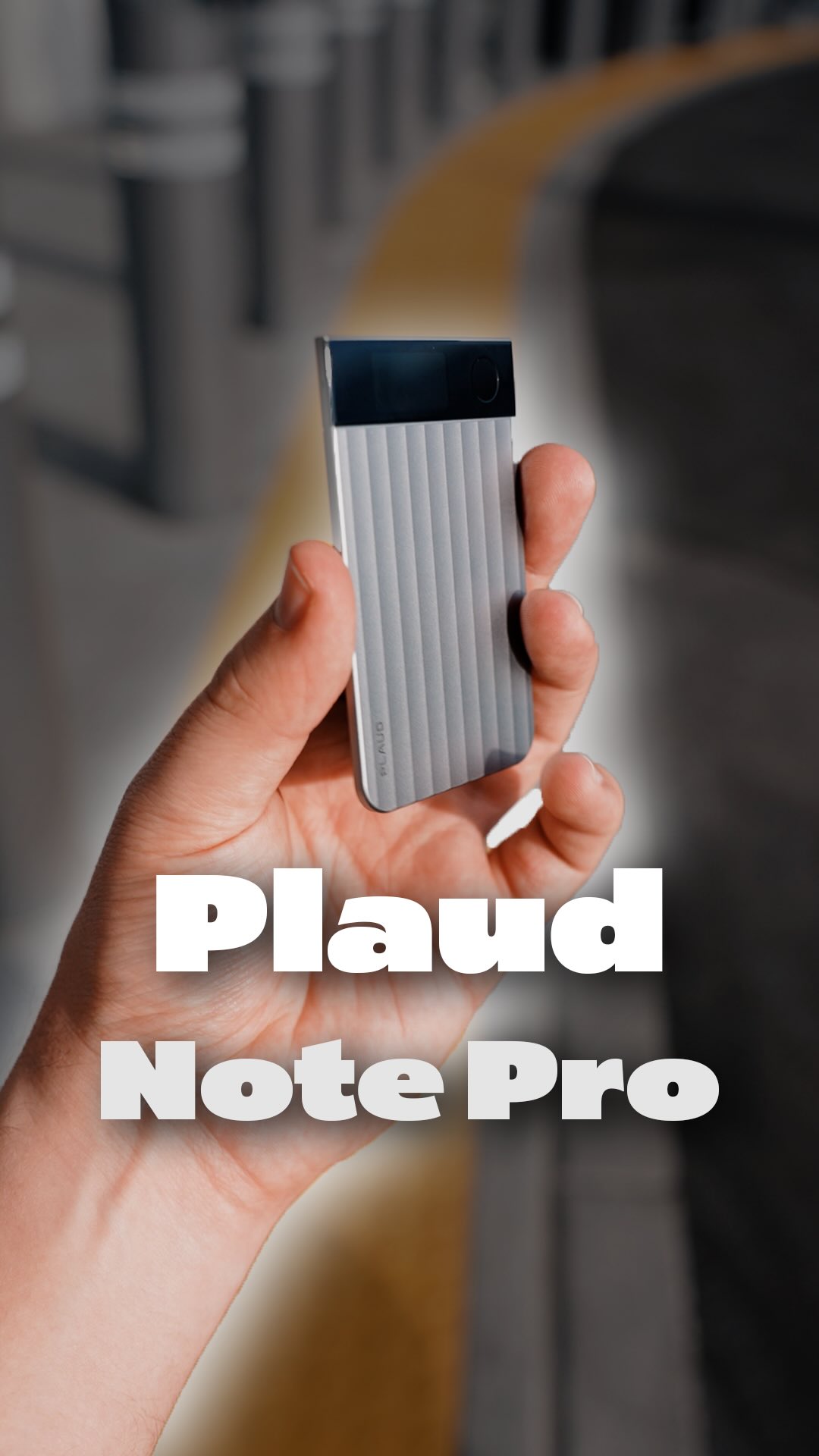 Un véritable secrétaire sur ton smartphone : cet enregistreur analyse et structure tout ce qu’il écoute ! #plaud #ad