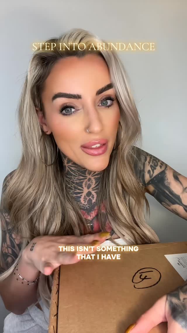 If you’re seeing this… you’re ready to step into abundance. 💫

Today’s New Moon in Capricorn isn’t soft energy — it’s legacy-building energy.
It’s about commitment. Alignment. Deciding you’re no longer playing small.

I’ve just been connected with the Ctrne trainers, and honestly… the timing feels unreal.
These trainers aren’t just trainers — they’re infused with abundance energy, manifestation, and soul-alignment. Everything they represent is about stepping into your dreams now, not “someday.”

If you’ve been feeling the pull to elevate, to align, to choose yourself…
✨ this is your sign to step into these souls! 

@ctrne_world 

#citrinecrystal #abundance #alignment #manifestation