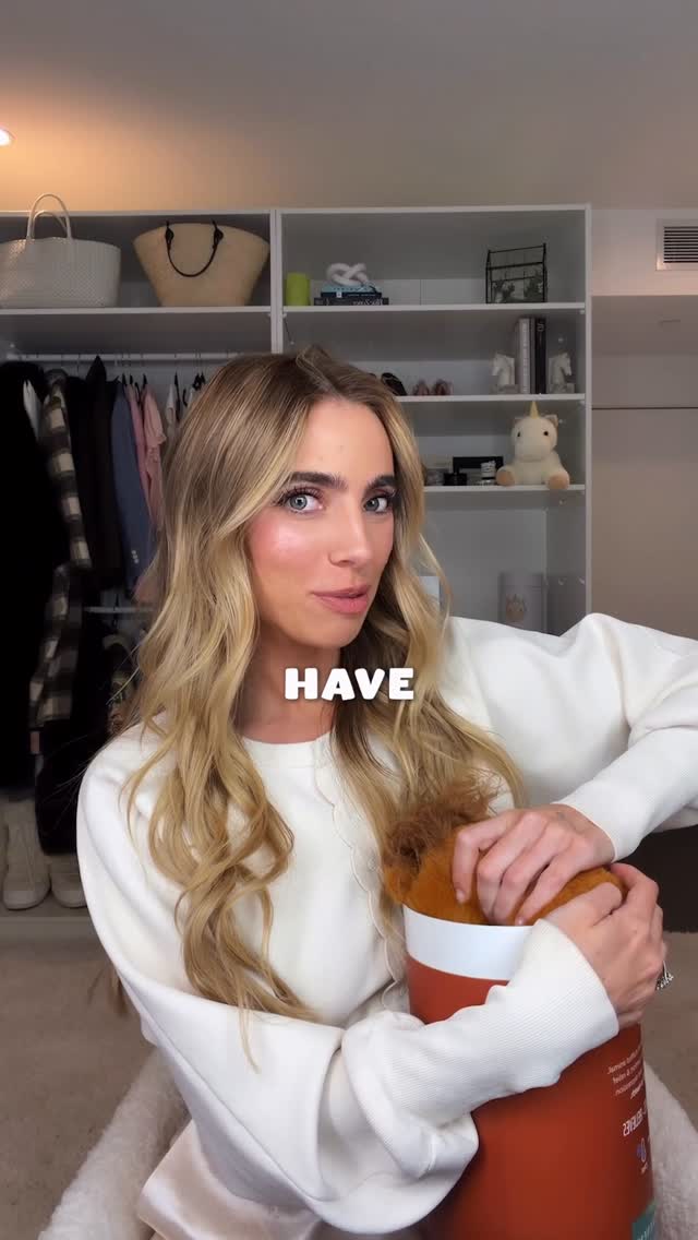 The horse is finally here!🐎❤️ Stay tuned for part 2 because we have a special surprise…