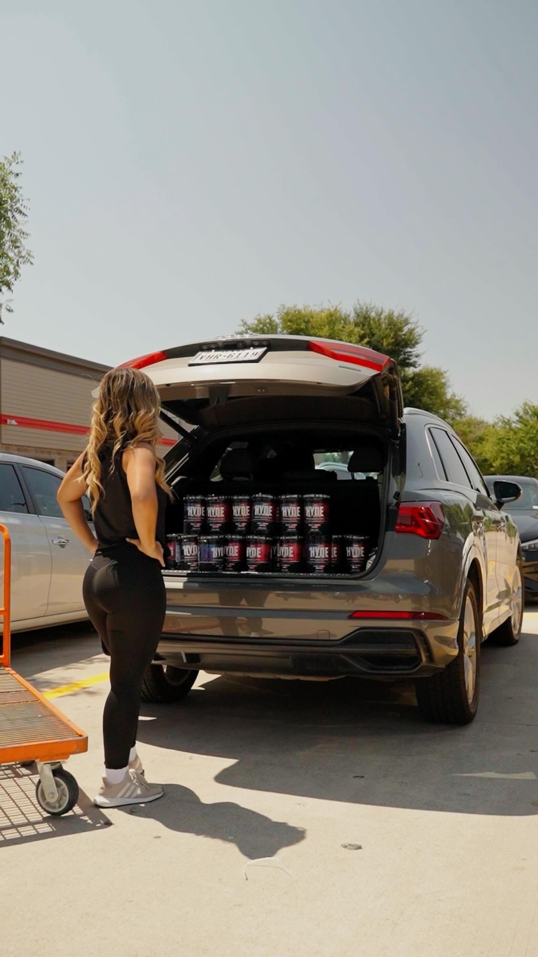 Who needs a hug when @costco has HYDE in BULK!!

72 Servings.
1 tub. 3 flavors.
Your move.

#prosupps #costco #hydeatcostco