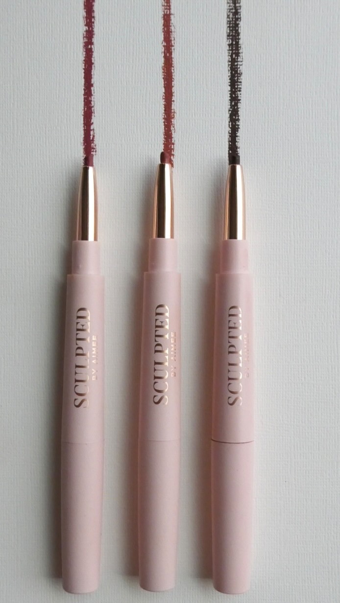 This has been one of our most requested products... 

Meet HydraLip Duo ✨

We've developed a blend of our iconic Lip Duo with our bestselling HvdraLip to create the HydraLip Duo.

An all-in-one essential that hydrates, defines, and protects
—for an effortless finish, every time.

Available in three shades:
✨ Soft Rose
✨ Velvet Rose
✨ Sandy Nude

HydraLip Duo is exclusively available at @selfridges, @brownthomas, @arnottsdublin & sculptedbyaimee.com

#sculptedbyaimee