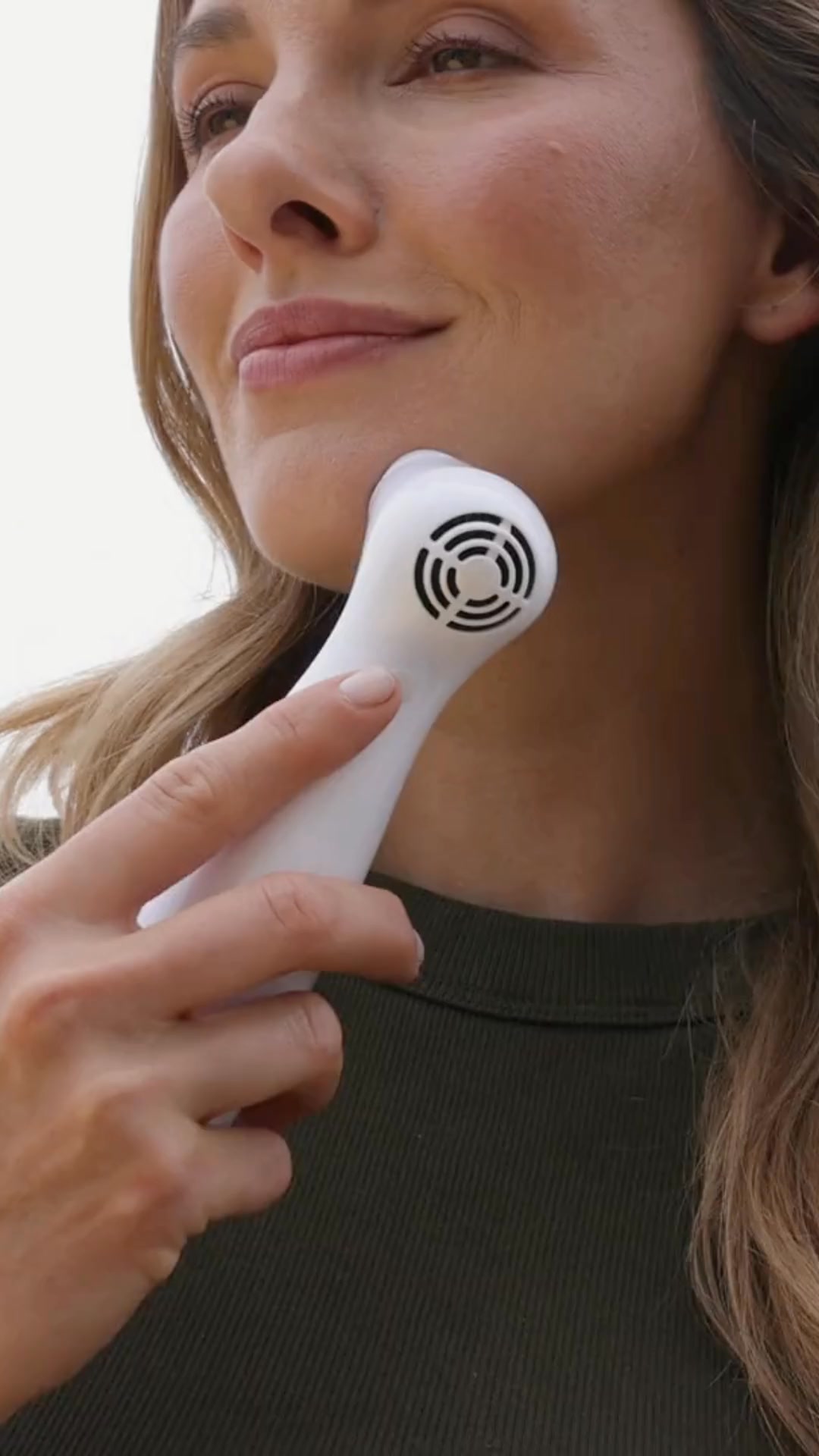 Experience Lasting Wrinkle Reduction with NIRA