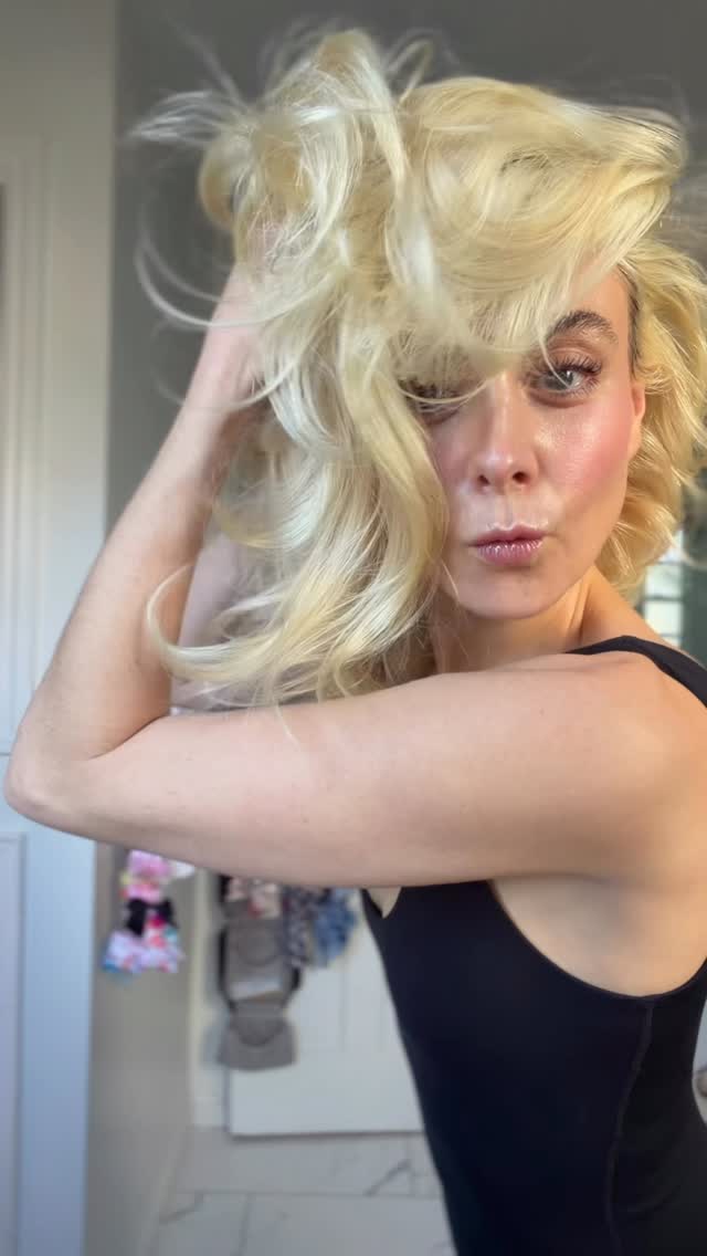 30 days.
One shower routine.
A very happy scalp. ✨🚿

The Awaken line from @surfacehairhealth is officially part of my hair reset - scalp, nourished roots, and shiny, healthy hair without overthinking it.

#SurfacePartnership #SurfaceHair #SurfaceHairHealth #LoveMySurfaceHair