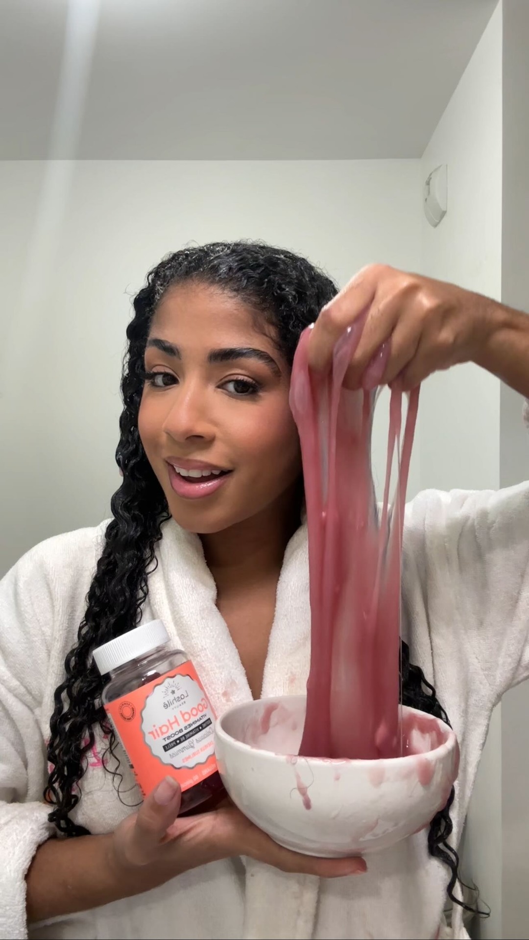 Un masque pour des cheveux longs et fortifiés avec @lashilebeauty 🤭🥰 

J’ai recréé l’effet des Good Hair Vitamin Boost en version masque 🤭
Prêle pour renforcer, hibiscus pour limiter la casse, manioc pour gainer et booster la pousse.
Un soin simple, efficace et 100% naturel ✨

Mon code KINSLEY15 est disponible sur tout le site @lashilebeauty 

#collaboration 

On remercie @caro_mrln pour l’idée du masque manioc ✨