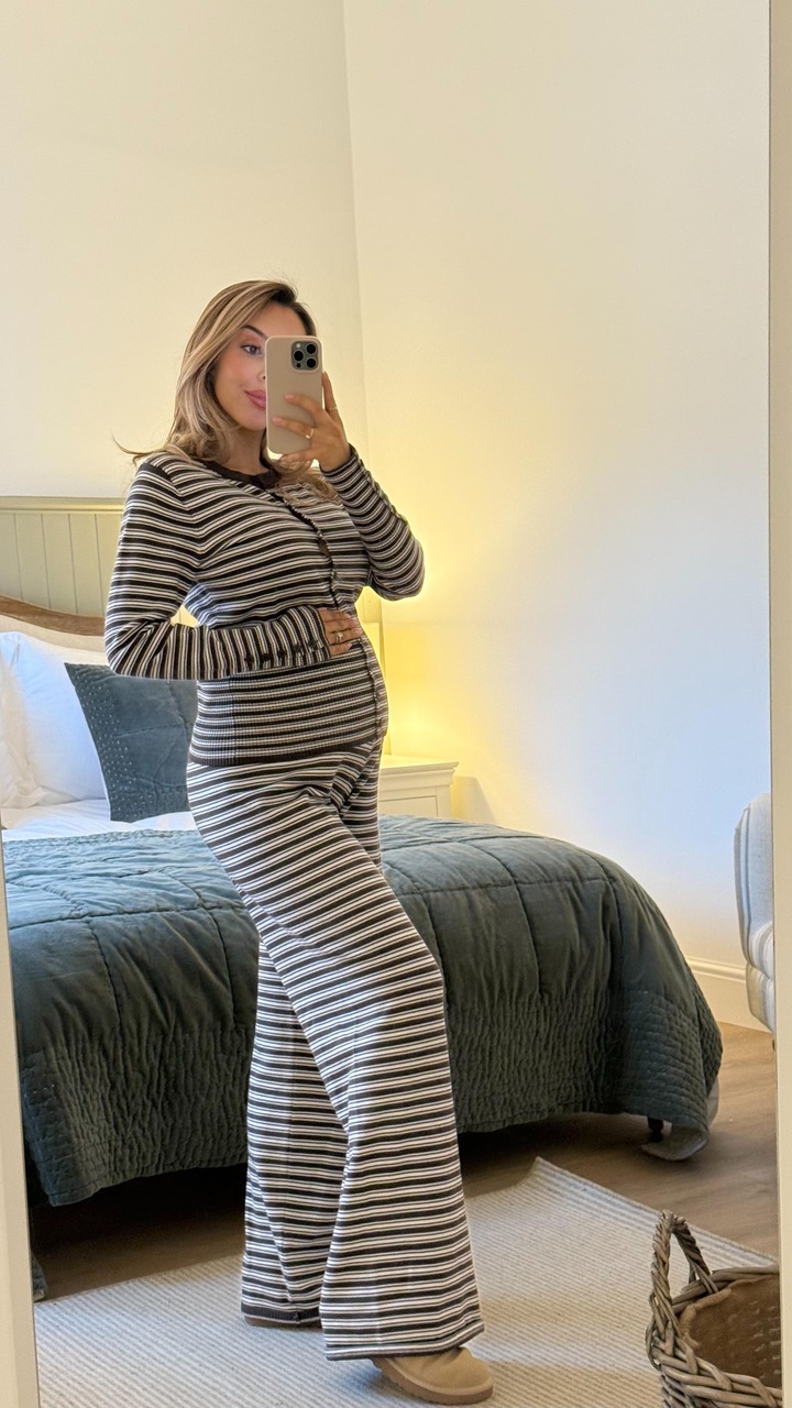 Living in this set until then @caramella 🤎 #29 weeks #pregnancy #lounge