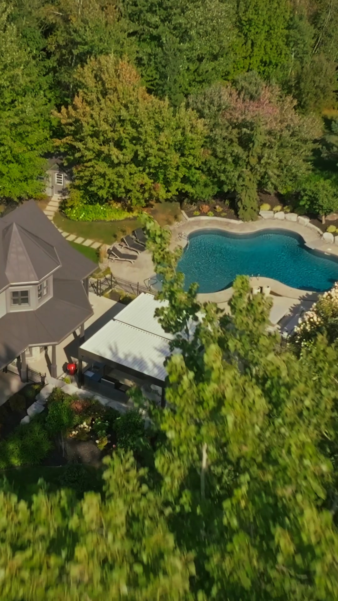 Waterproof performance when fully closed