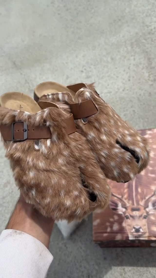 Bambi 🦌 Tabi Mules - available  now (11/25)

Get Yours At The Link in Bio 🔔 

Each Purchase Includes Fuzzy Tabi Socks and Special Edition Turf Box 📦 🦌