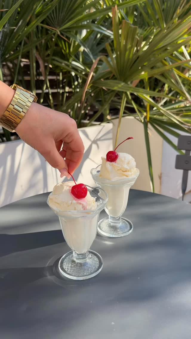 All that and a granola bite on top 🍒
#madegoodsnacks