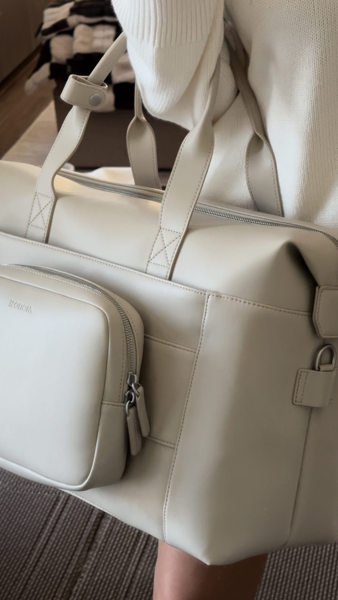 metro duffel 🫶🏼 @monostravel