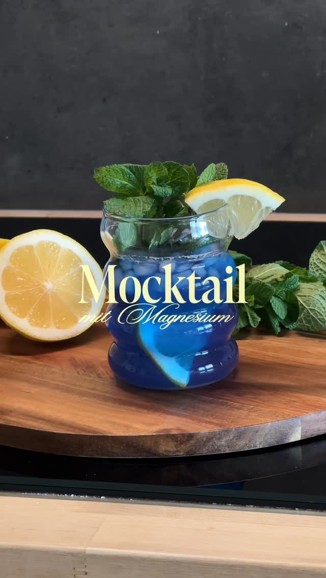 ad - CODE: NOA15 ✨ Ich mache dieses Jahr ganz entspannt beim Dry January mit, weil Alkohol für meine Ziele einfach keine Rolle spielt.
2026 steht für mich komplett im Zeichen von Gesundheit, Ernährung und Fitness und genau so möchte ich meinen Körper auch im Alltag unterstützen. ✨

Abends mache ich mir deshalb super gerne einen Mocktail
mit dem Magnesium Drink von @mybraineffect 🤍
Er unterstützt Muskeln und Nervensystem
und schmeckt dabei einfach richtig gut frisch, fruchtig und total satisfying.

Für mich aktuell der perfekte Drink am Abend:
alkoholfrei, bewusst und ohne Kater am nächsten Morgen ✨ #braineffect #gesundheit #ernährung #healthylifestyle