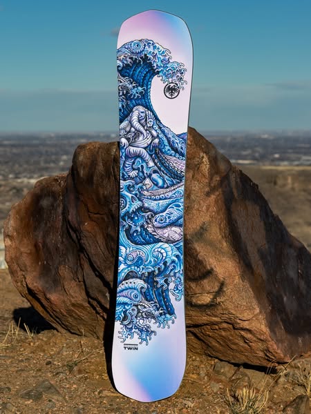 ↪️↩️ Recurve…
…Triple Camber for the ladies!
Available Monday Feb 9, 26.
Don’t 💤 on it!
Gonna go fast!