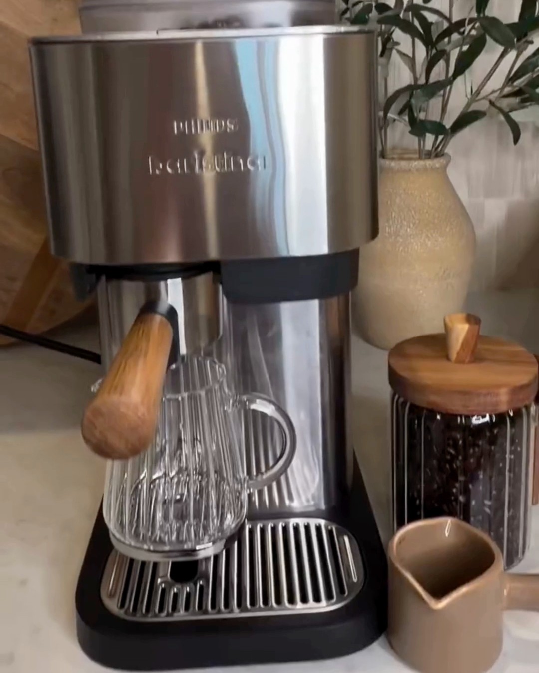 Leaning into the spring reset with slow mornings and smooth espresso with the #Baristina Plus ☕

🎥: @marisa_bought_it #spring #morningespresso