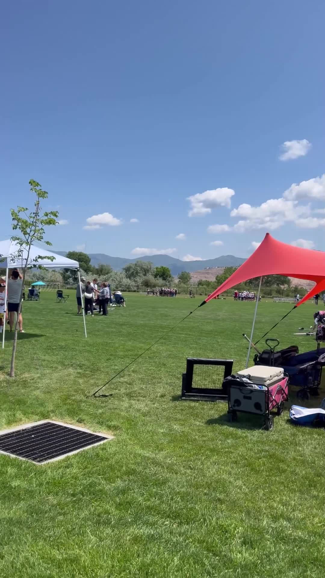 Lightweight, durable, windproof - the perfect solution for life under the sun ☀️⛱