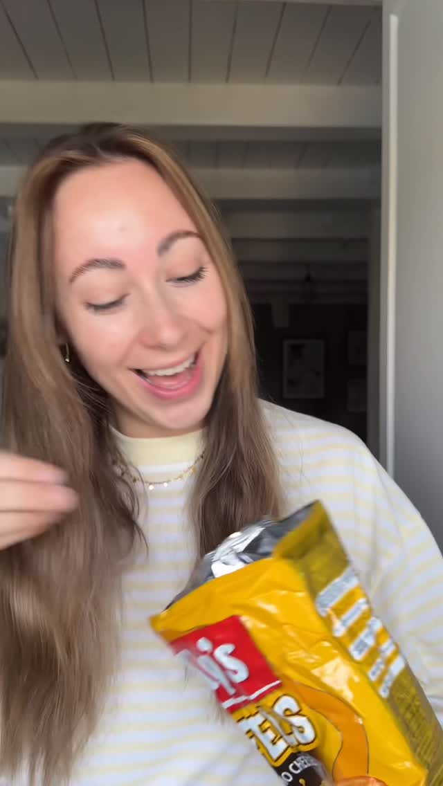 Irgendwie fühlt sich so ein Neustart immer ein bisschen wie ein kleiner Reset für den Körper an. Weniger schweres Essen, dafür mehr frische Säfte, Vitamine und bewusst auf den Körper hören.
@livefreshjuice 

Bin gespannt, wie sich die nächsten Tage anfühlen und ob ich wirklich diesen „Glow-up“ merke, von dem immer alle sprechen. ✨

#saftkur #reset #neustart #livefresh #saftfasten #glowup #abnehmen #saftkurday