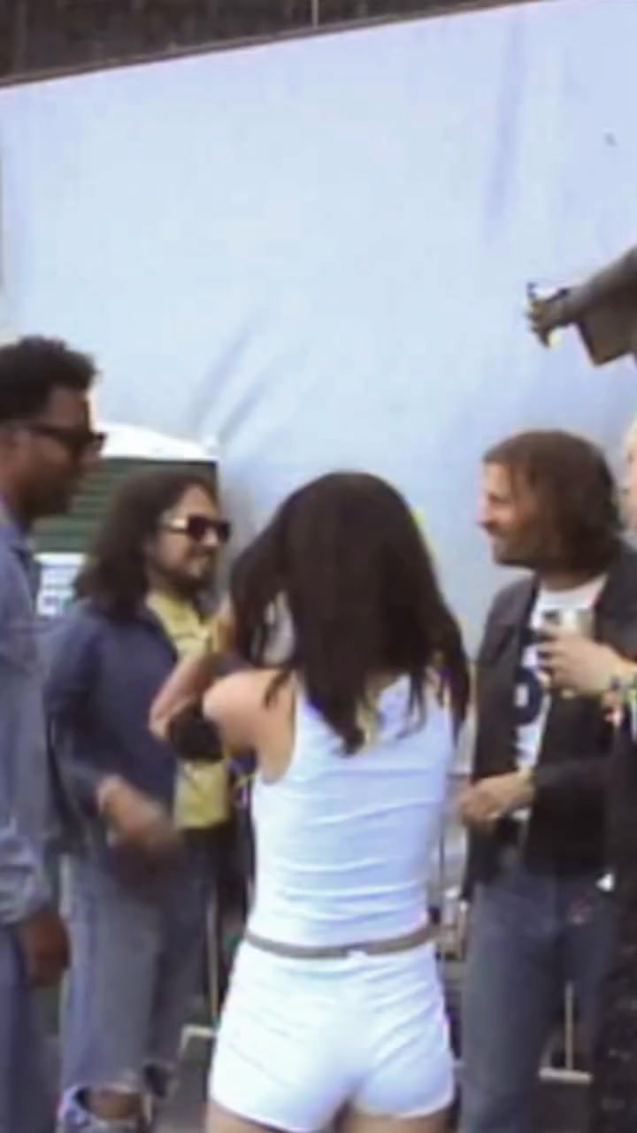 played The Sofa at the BRIT Awards !!! u can listen to it now on all platforms ✨