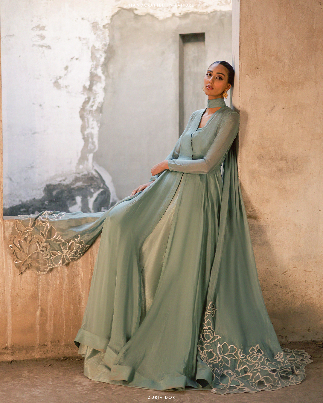 Ciel from Verae Formal Collection

Live Now

Jewelry: @remaluxe

-

Discover other collections online at zuriador.com
Chat with a client advisory on WhatsApp +92-345-943-8004