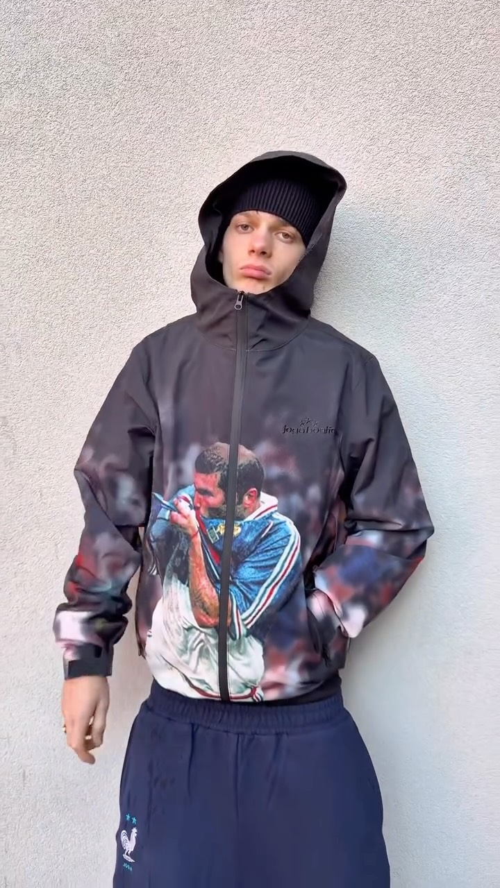 ‘Zidane Shell Jacket’ 🇫🇷 

France drop goes live on February 11th 

#zidane #football #streetwear #lesbleus