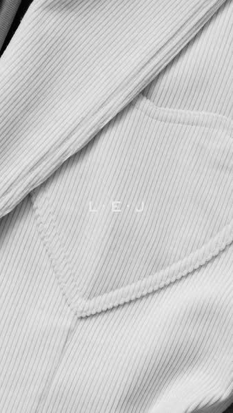 There's too much war in the world.

Choose love.

https://lej.london