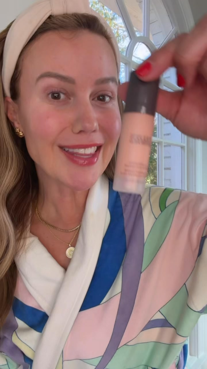 Depuff. Hydrate. Illuminate.