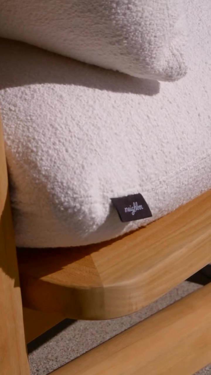 Better living, al fresco. Discover outdoor furniture that stands the test of time.