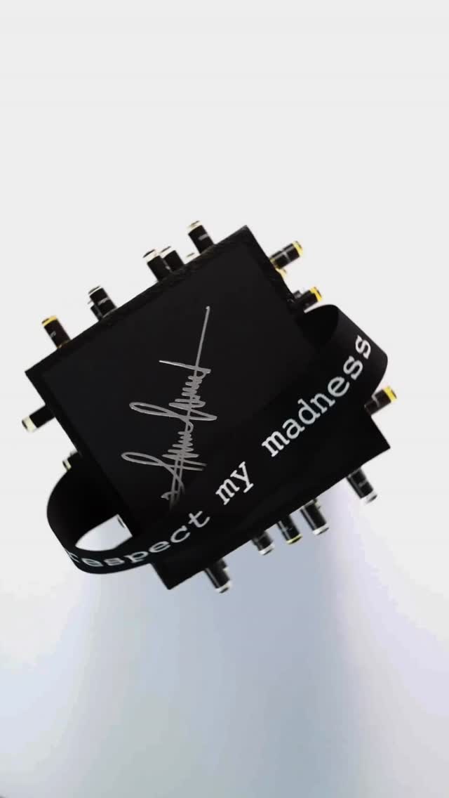 il mondo si lascia toccare attraverso il peso, la misura, il silenzio___

Discovery Kit and Revelation Box Repack