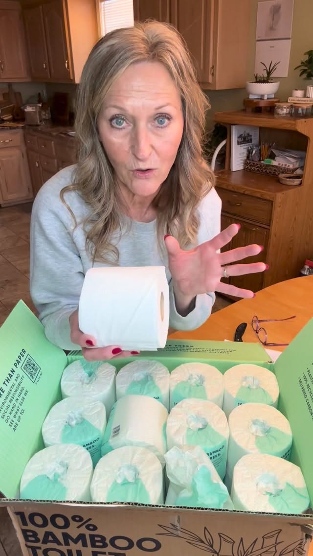 @savetrees_co cares about the environment and your body. They make a 100% bamboo toilet paper, super soft, strong & absorbent. There’s no plastic wrapping & it’s shipped in a recyclable box. @socialcat