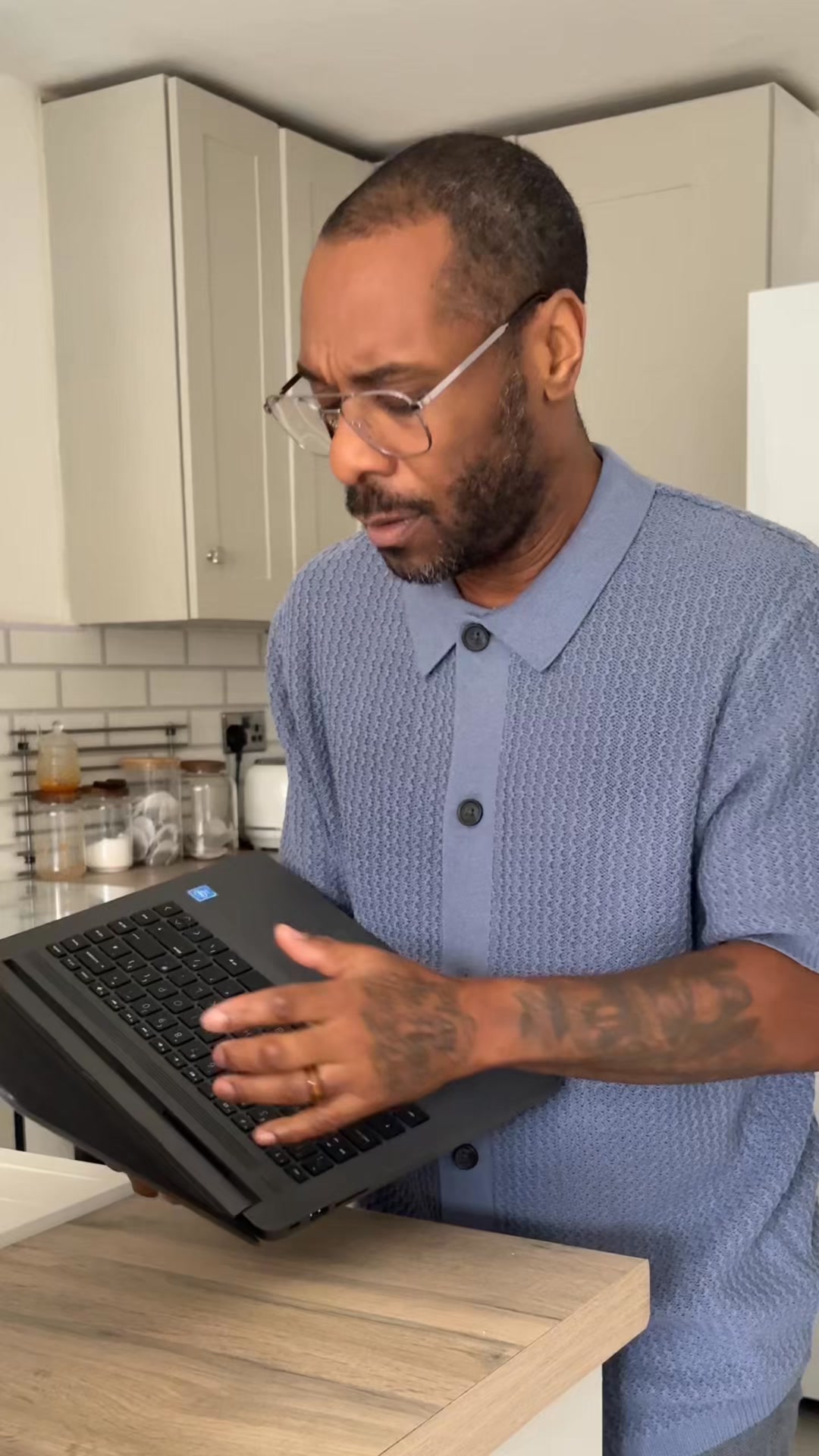 Charge 5 Devices at Once—Power in Your Pocket!