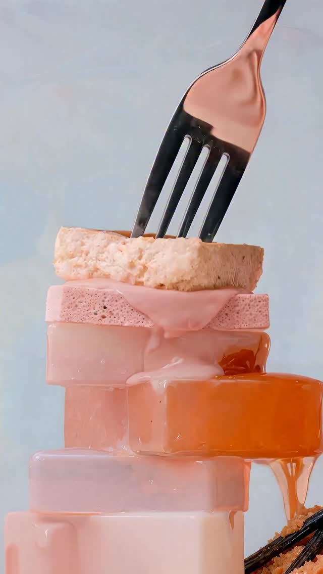 Introducing our latest extrait de parfum, pinky promise.
a softer kind of sweet 🩰🧁🥛🏹

08/03 @ 8PM