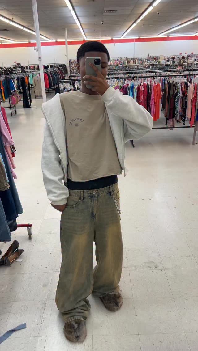 one of the best ways to style our goat tabis

lmk how yall would style em tho 🤔⬇️