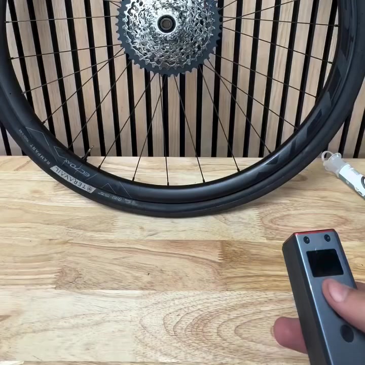 Seat Tubeless Tires in Seconds