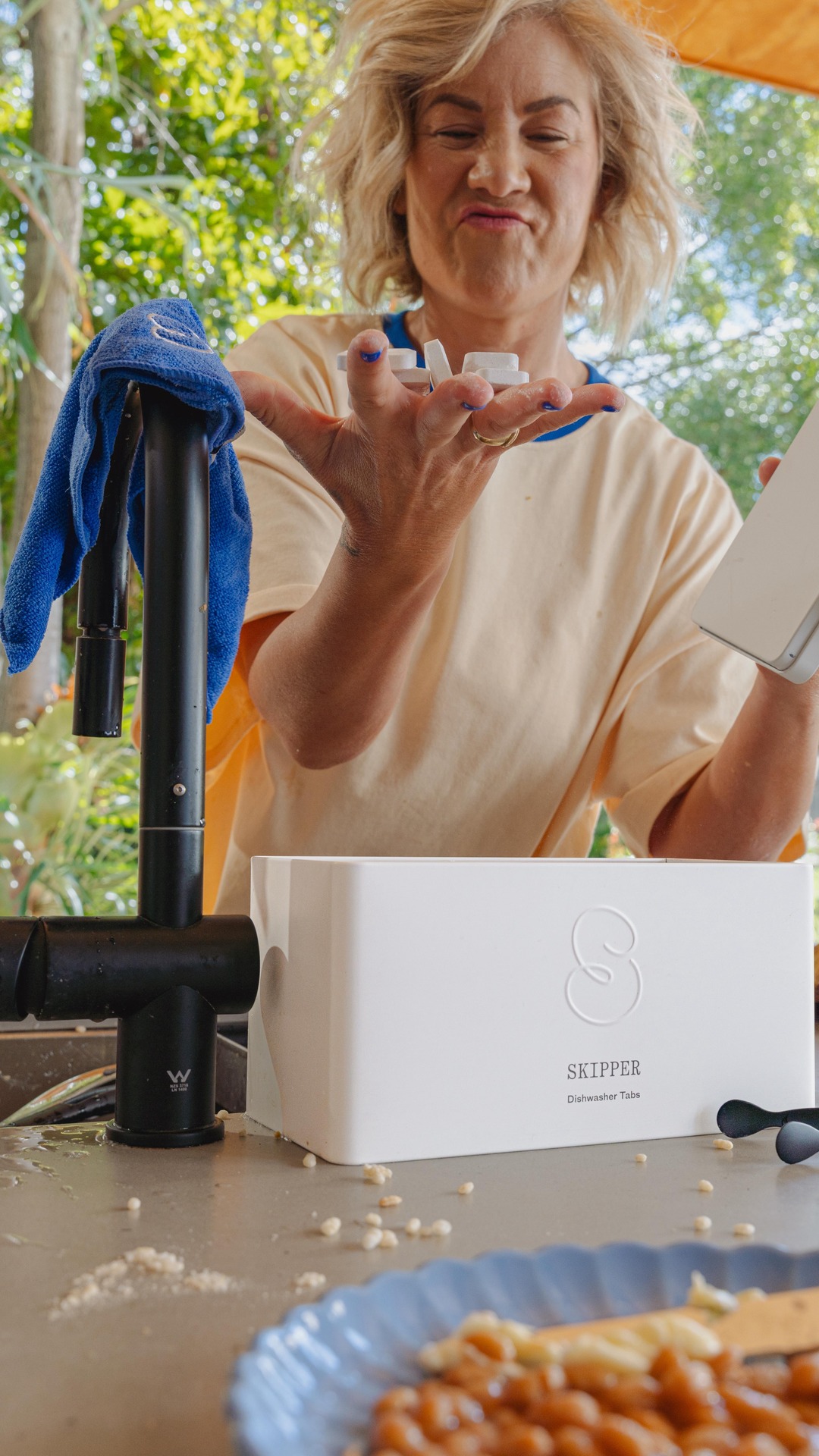 Life is Better Naked.

Mama Skipper, @lucindaslight , knows it better than anyone else. From a nudey-dash down the hall to stripping waste at home, some things are just Better Naked.

Meet the first dish tab Made in Australia. It’s Naked [plastic-free], planet-friendly, and cheaper than chips. 
Because stripping the waste feels/looks this good.

#BetterNaked #ad