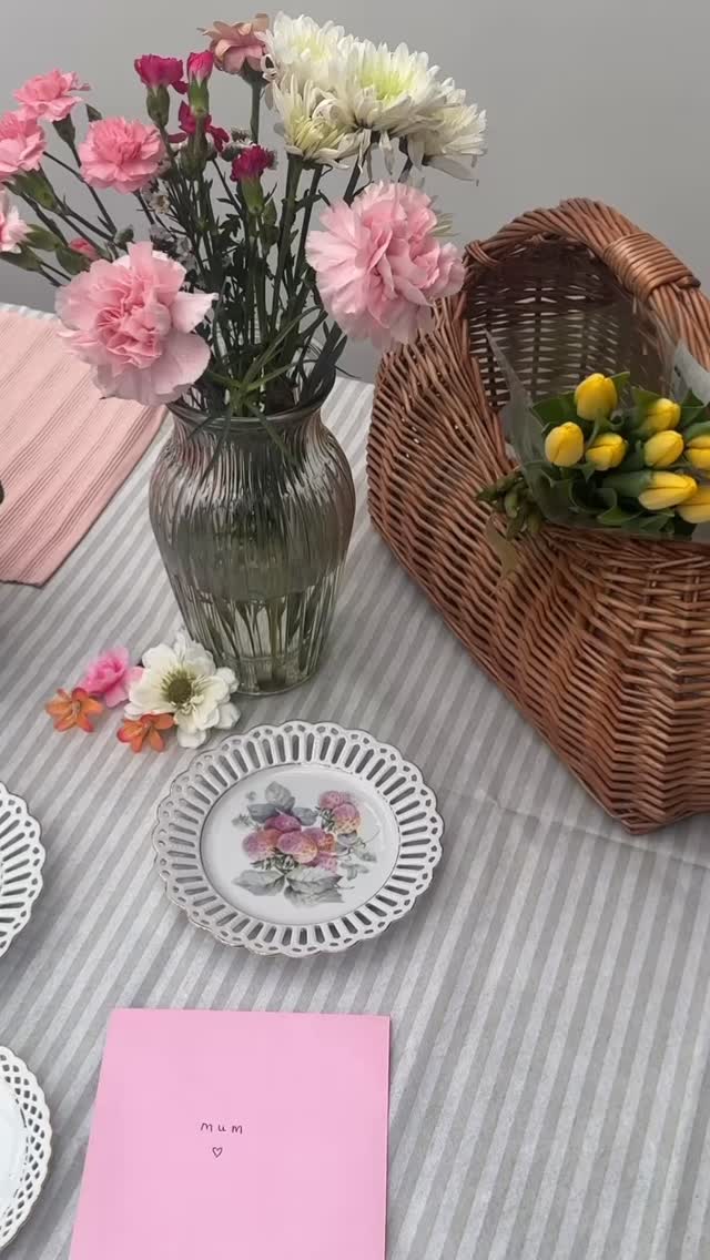 This Mother’s Day, surprise mum with a gift she will truly love 💖

Our Limited Edition Mother’s Day Brownies are now available to order, so don’t live it last minute, order them now

#postalbrownies #mothersdaygifts #mothersday #giftset