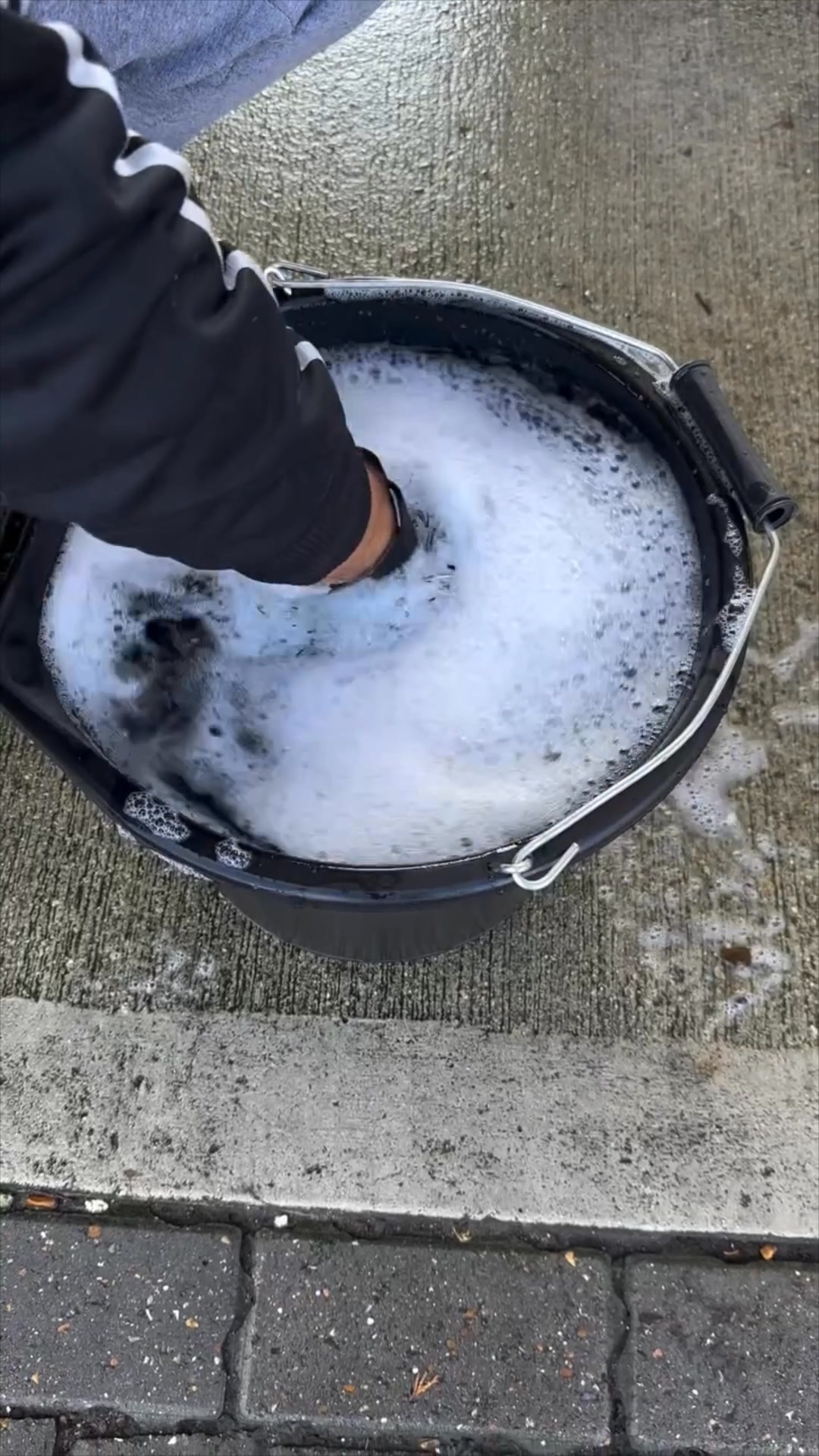 For a shine that last for miles 🚗