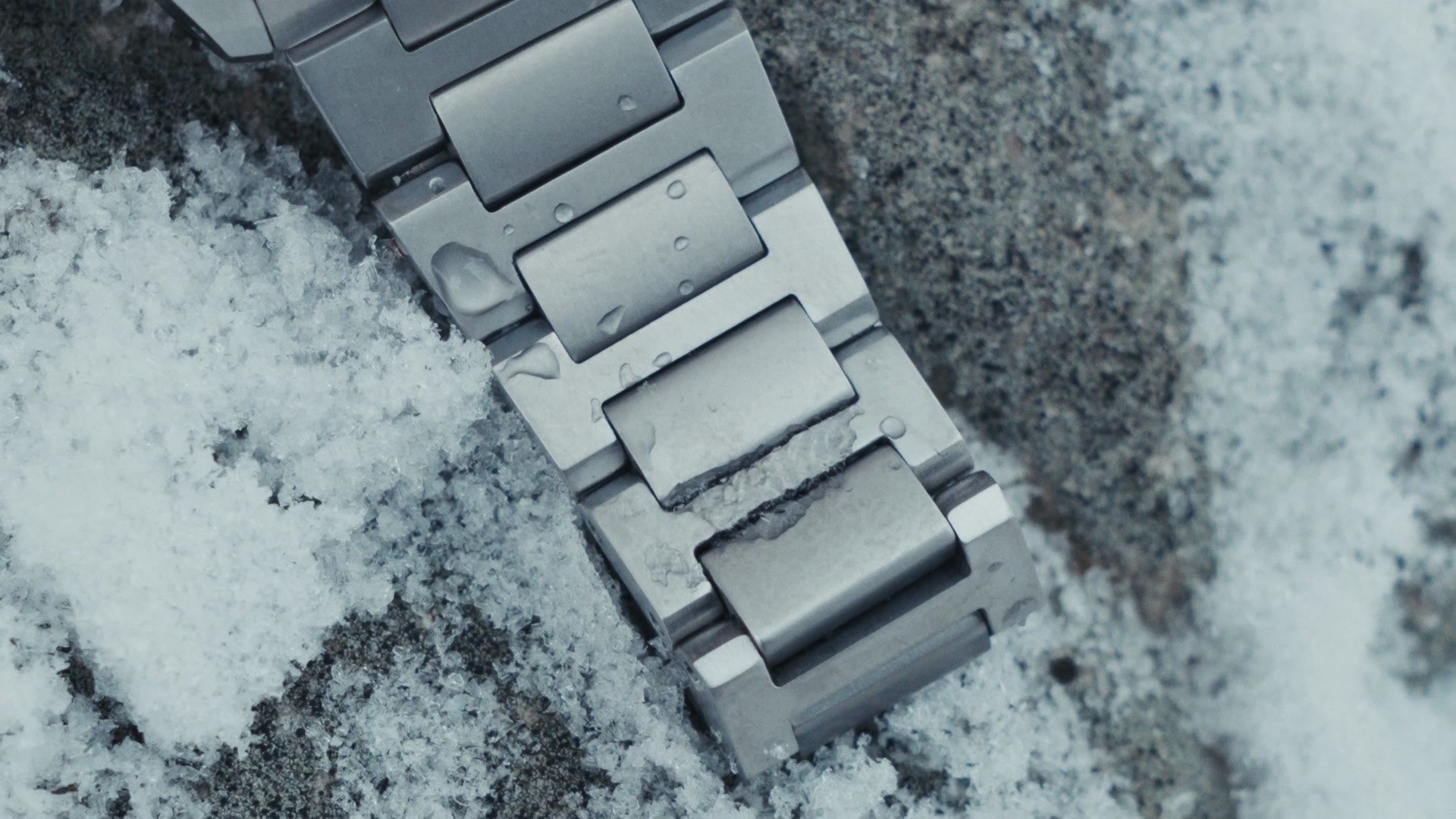 Since 2020, the Resolute has been setting the standard for tough titanium tool watches, featuring our UltraHex™ to ensure our watches escape the most challenging conditions unscathed. 

While many watches are 'finished' in the factory, the adventure starts with you after 'Day One'. Together we are Assembled for Adventure.