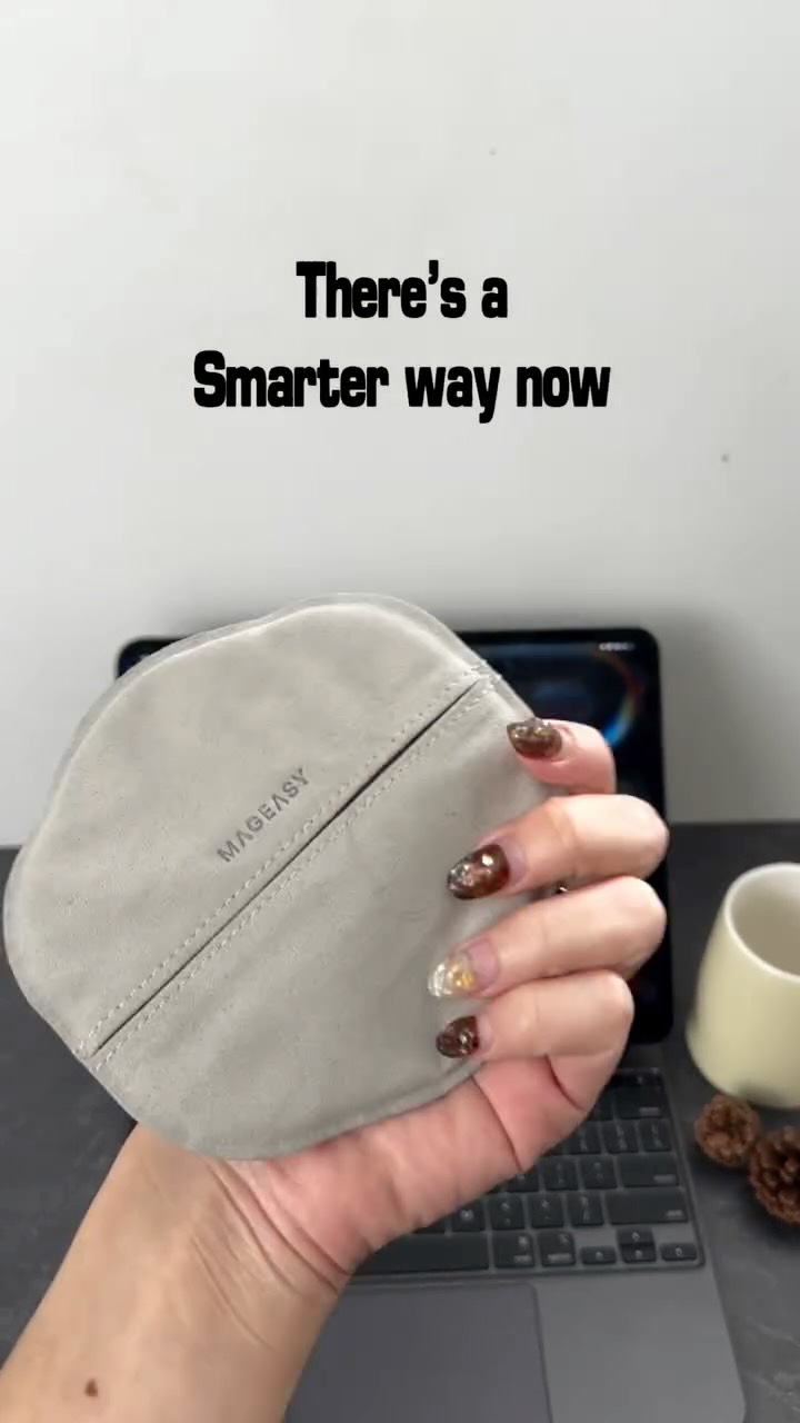 Smarter cleaning for your device in 2026 with the Microfiber Polishing Cloth ✨ #appleaccessories #microfiberpolishingcloth #MAGEASY