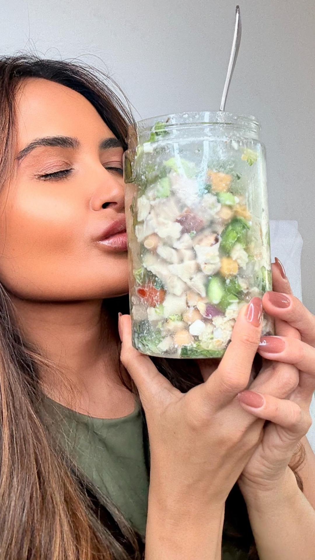 ✨ Too busy to eat healthy? 🚨 That excuse is over!
GardenCup is fresh, delicious, and ready in seconds.
Just grab it, shake it, and enjoy  no more skipping meals.
This is how I stay on track even on the busiest days.
Don’t wait… check the link in my bio 🔗✨