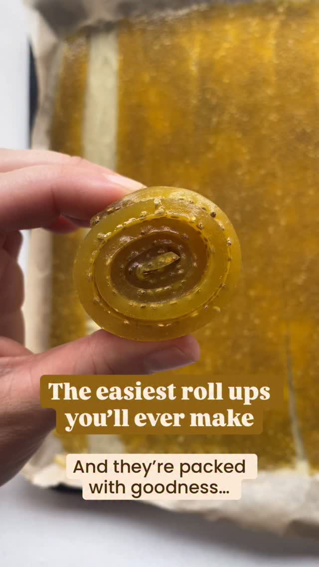 Boost your family’s energy… with GUMMY roll-ups 💪 🍊✨⁠
⁠
Whether you’re getting ready to rug up in the Northern Hemisphere or enjoying the seasonal change in Australia, supporting your gut, hormones, and nutrient levels is key, because immunity isn’t just seasonal! ⁠
⁠
Our freeze-dried organ supplements are a simple, whole food way to boost iron, B-vitamins, zinc, and more all essential for energy, mood, and immune resilience.⁠
⁠
But let’s be honest… capsules can get boring. Why not turn them into a sweet, fun treat the whole family can enjoy? 😋⁠
⁠
Ingredients:⁠
⁠
1 cup orange juice⁠
3 tbsp gelatin⁠
¼ tsp ground turmeric⁠
1 tbsp chia seeds⁠
1 tsp Ancestral Nutrition powder of choice⁠
2 tbsp honey⁠
⁠
Method:⁠
⁠
1. Pour orange juice into a small saucepan and sprinkle gelatin over the top. 2. Let bloom 1 min.⁠
3. Add turmeric, chia seeds & Primal Energy. Stir to combine.⁠
4. Gently heat until dissolved.⁠
5. Stir in honey to taste.⁠
6. Pour onto a lined tray and spread evenly.⁠
7. Chill until firm.⁠
8. Slice into strips and roll up.⁠
⁠
Storage: Fridge for up to 5 days. If packing in lunchboxes, include an ice pack — these roll-ups melt in warm temps!⁠
⁠
💥 Use code ‘SCARLETTAN15’ for 15% off all @ancestralnutrition products⁠
⁠
More tasty recipes on our website!