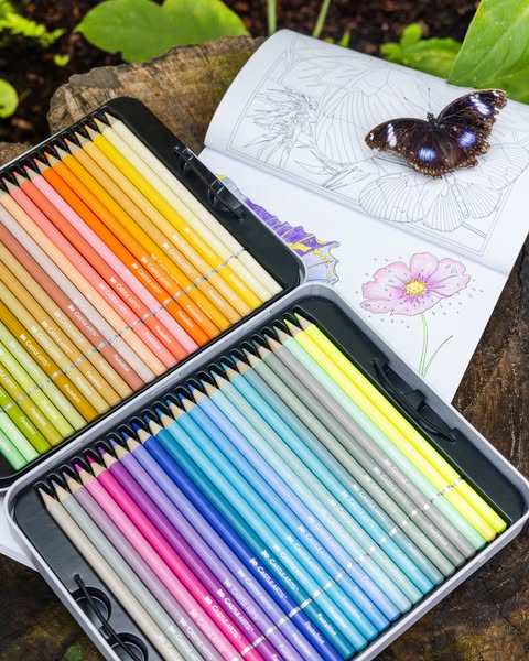 Spring is just around the corner 🦋

Lighter days, brighter palettes and that fresh creative energy in the air. The perfect time to open a new page and bring a little colour back into your routine