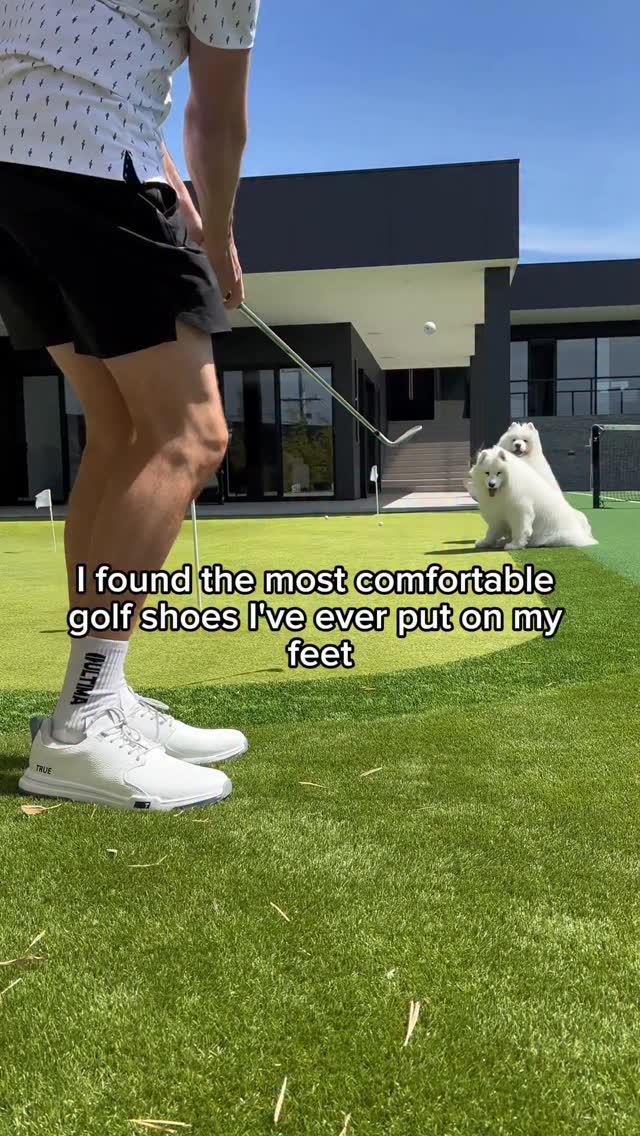 Christmas has come early 🤩

These are seriously the most comfortable golf shoes and they grip like they have spikes! 

Very impressed @truelinkswear.ausnz 👌🏽