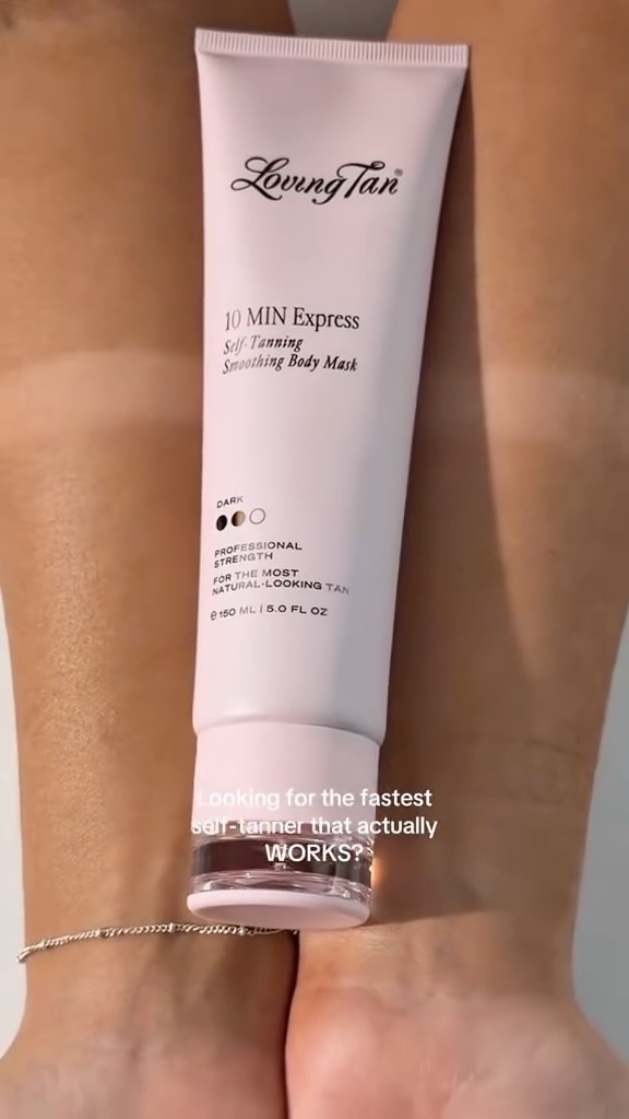 Glow in 10 minutes. See your most natural-looking tan in 24 hours. ✨

Our 10-Minute Express Smoothing Body Mask applies fast, rinses in 10 minutes, and continues developing into your most natural, radiant color by tomorrow 🩷